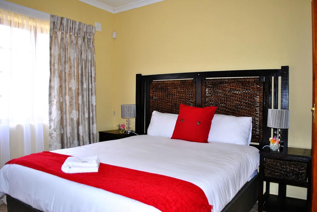 לואי טריכארט Mount Azimbo Lodge מראה חיצוני תמונה