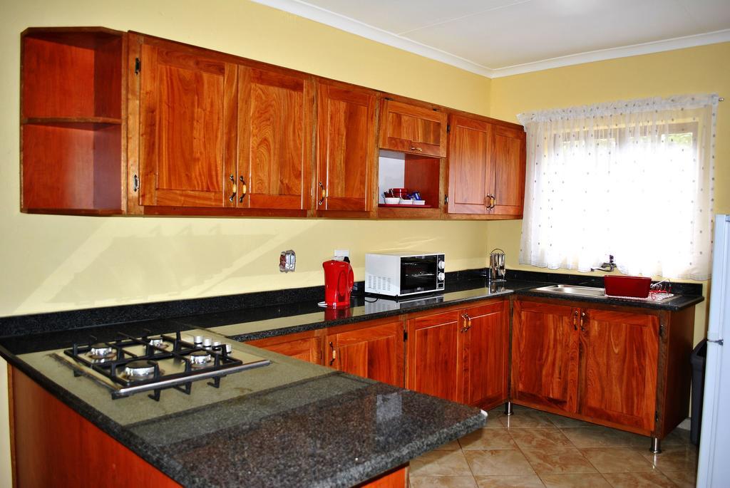 לואי טריכארט Mount Azimbo Lodge מראה חיצוני תמונה